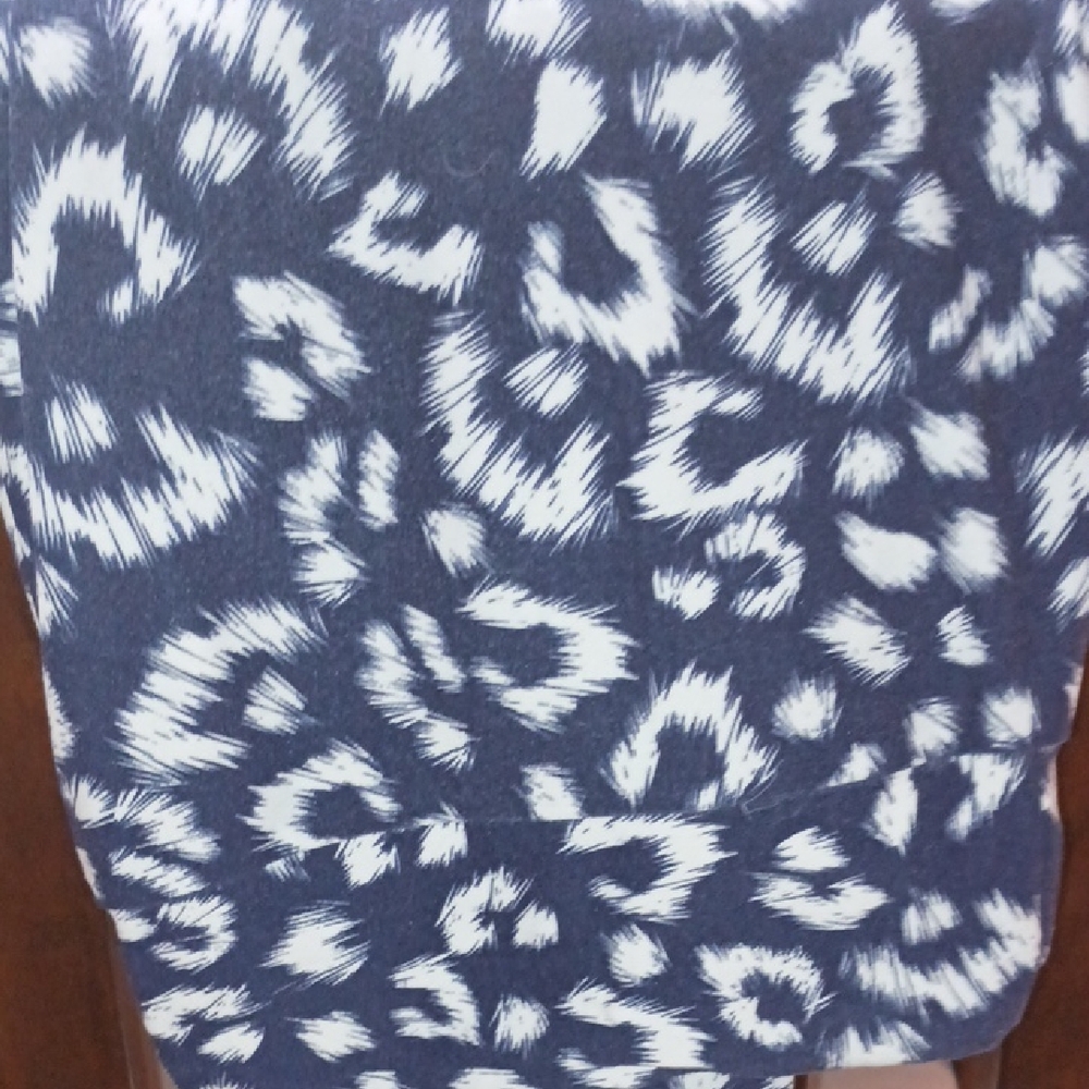 LuLaRoe Blue and White Patterned Leggings